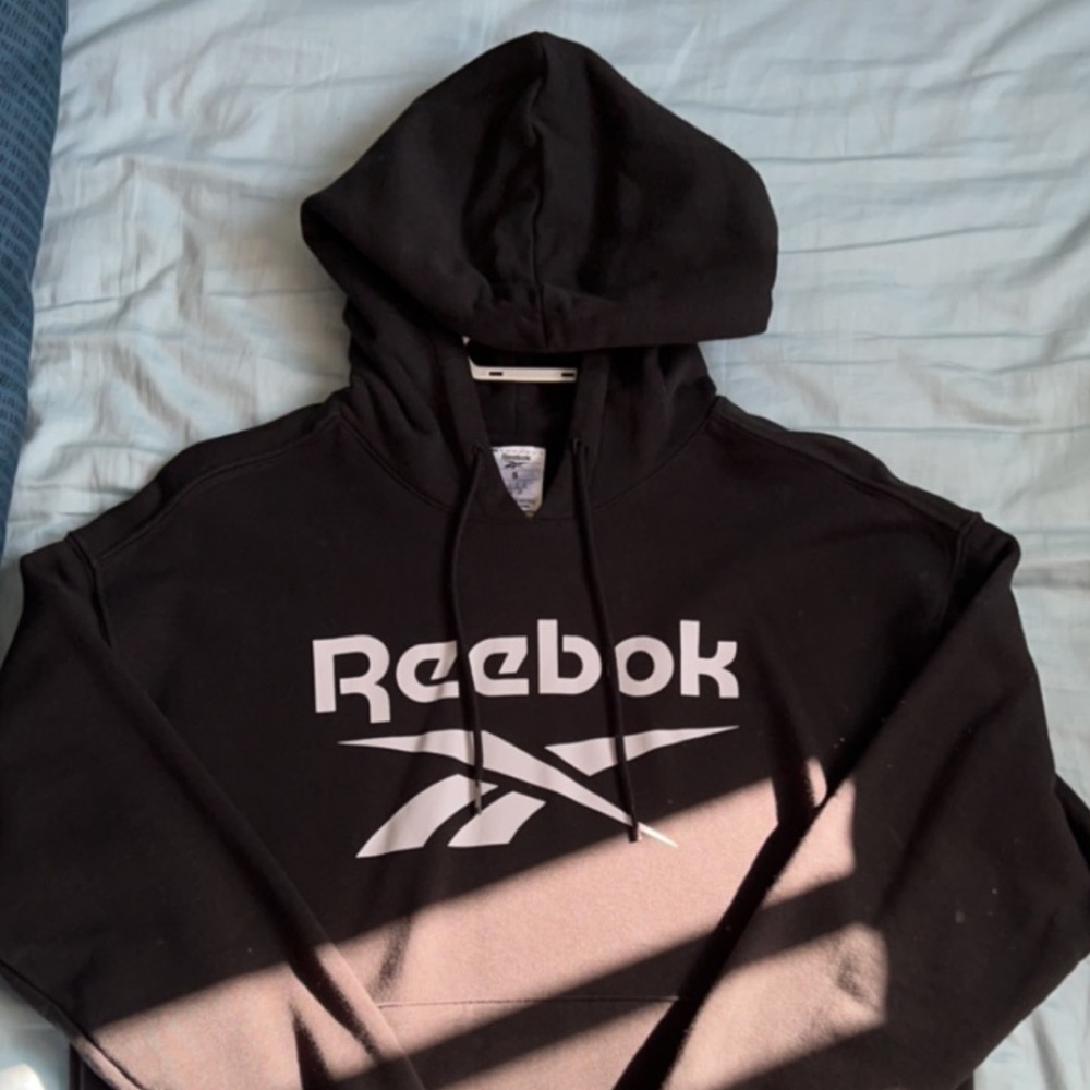 Rebook hoodie size small